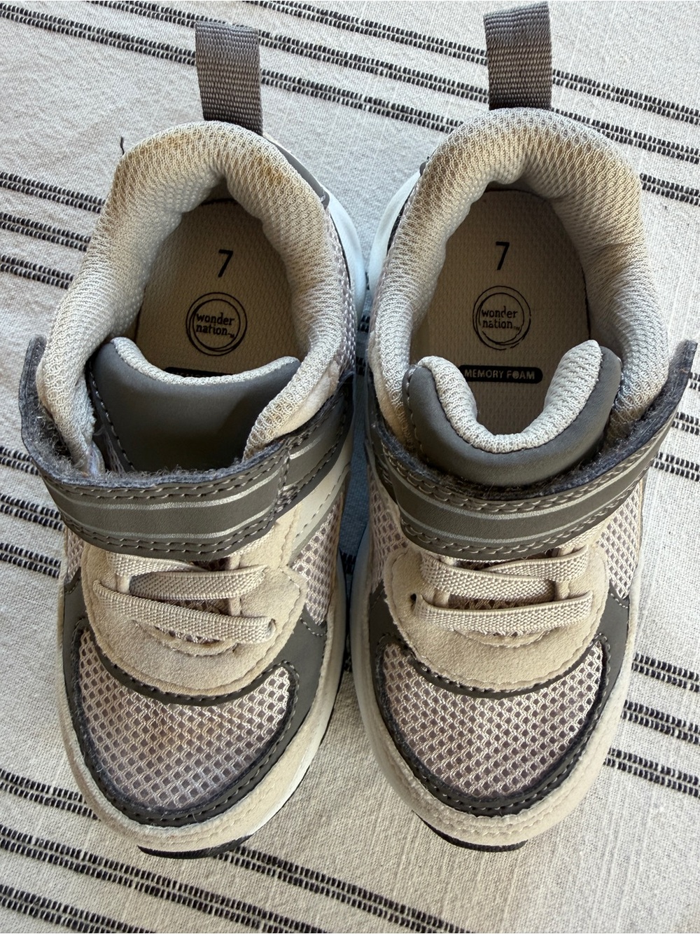 wonder nation Gray and Cream Kids' Sneakers with Hook-and-Loop Strap, Toddler 7